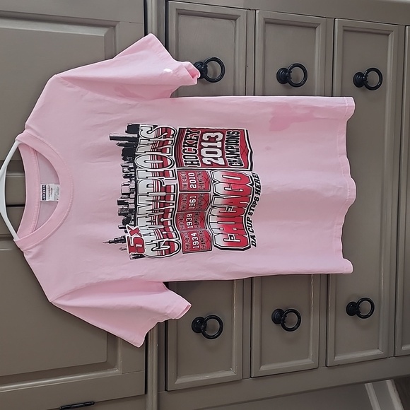 Champion Tops - Chicago Blackhawks Hockey 5 time Champion T Shirt